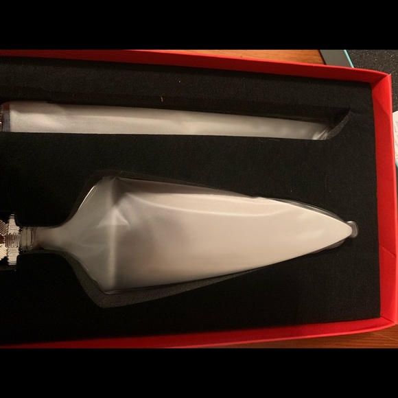 Kate Spade wedding cake cutting set - Picture 4 of 5